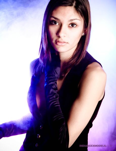 indian xxx models: Oszałamiająca indyjska nastolatka Jassi zdejmuje sukienkę i pokazuje swoje gorące ciało w solowym występie