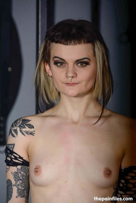 the pain files: Light-Haired russian Cougar Oliya gets her pussy licked and her asshole toyed