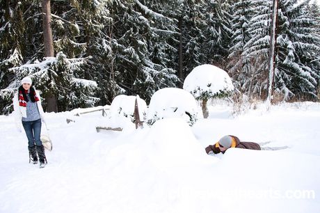 club sweethearts: A adolescente checa esbelta Elis tem sua boceta lambida e fodida ao ar livre