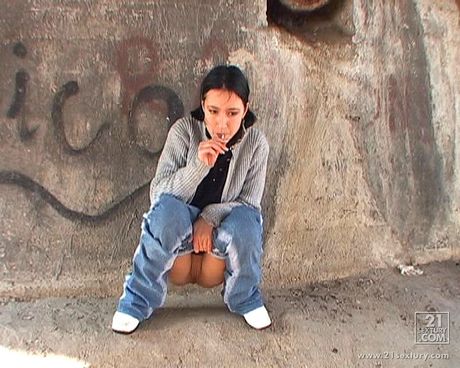 zoliboy: Gorgeous hungarian beauty girl Marie fingers her twat after getting naked on a blanket