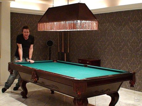 pix and video: 金髮匈牙利美女簡凱爾炫耀她的性感臀部並被黑人操