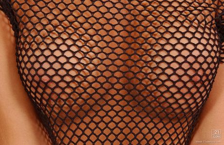 pix and video: Alluring hungarian blond Lisa Rose fingers her shaved pussy after getting naked