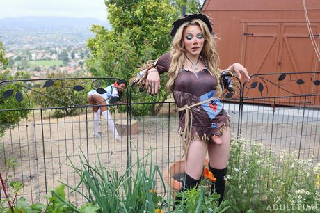 oopsie!: Destiny Mira to transseksualistka, która uwielbia być ru****a przez dwie dziewczyny jednocześnie