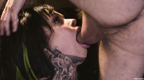 pure taboo: Latynoska biuściasta MILF X Żona Karen pozwala, aby jej cycki zostały wyruchane przez sztywnego kutasa