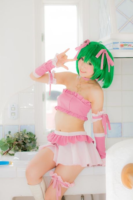 all gravure: Asian cutie Yuki Mashiro sports a green hairstyle while modelling in the nude