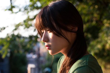 all gravure: アジアの美女、矢島舞美がビキニ姿でオマンコのクローズアップを披露