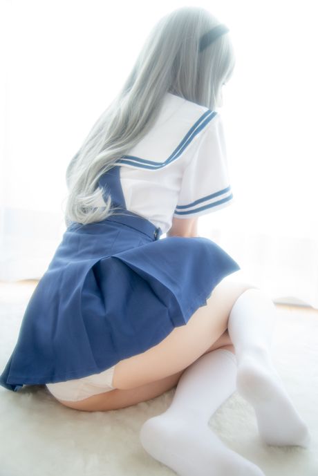 all gravure: Asian schoolgirl Nakano Hikari strips to her knee socks in a solo