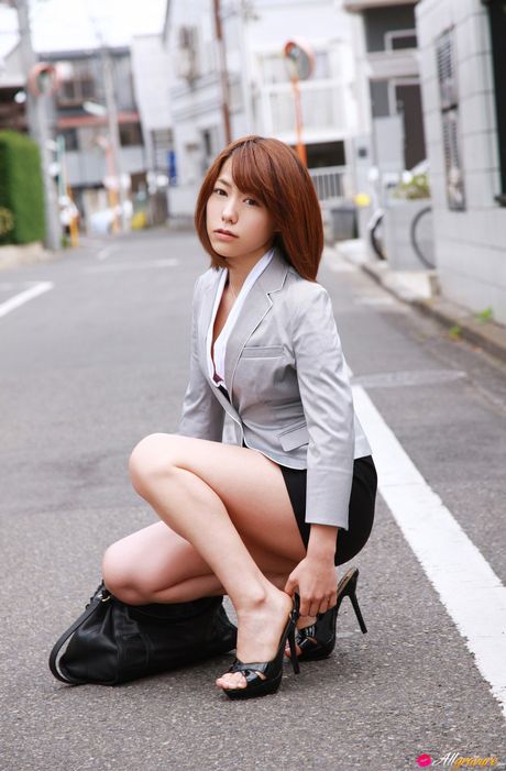 all gravure: La deslumbrante asiática Misato Kashiwagi muestra sus bonitas tetas y posa en solitario