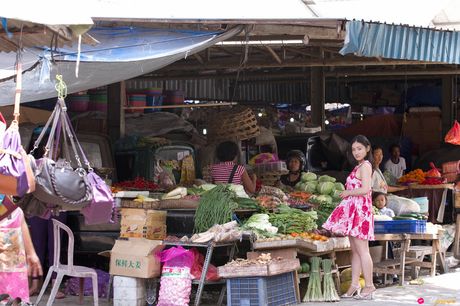 all gravure: Asian covergirl Irie Saaya takes off her dress and shows her big juggs outdoors