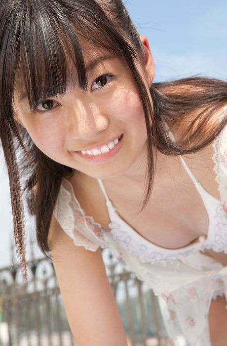 all gravure: Aziatische pop Tenshin Nanao laat haar kleine tieten zien en poseert in een solo