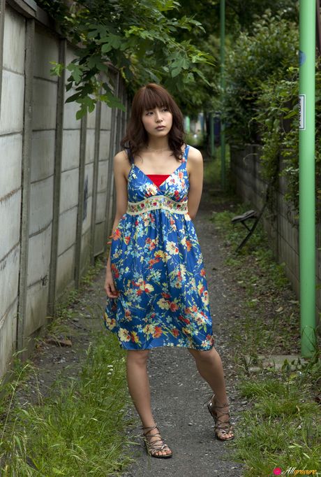 all gravure: Saki Aibu is a Japanese babe with a slim body and a sexy butt