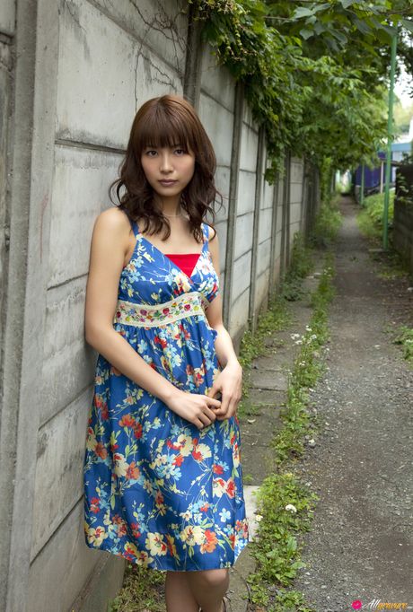 all gravure: Saki Aibu is a Japanese babe with a slim body and a sexy butt