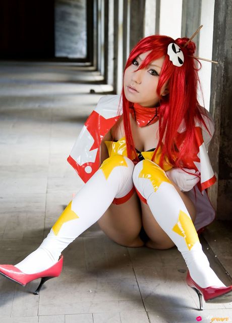 all gravure: Asian doll Ayaka Gekijou reveals her perfect booty and poses in white stockings