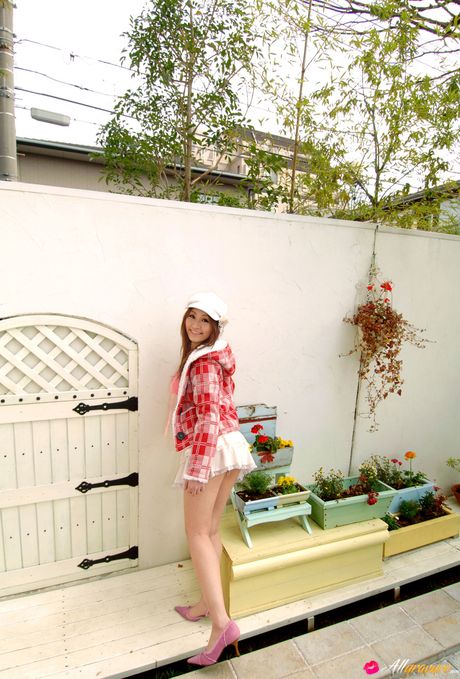 all gravure: Asian teen Reon Kosaka exposes her amazing melons and poses in a solo