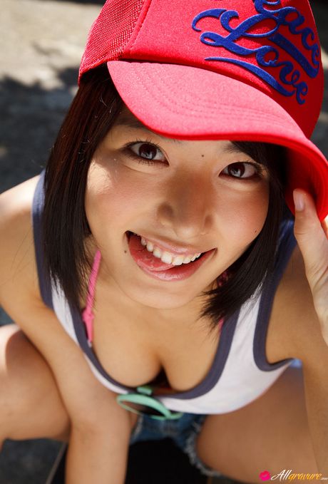 all gravure: Kana Yume ist ein japanisches Baby, das liebt, ihren Körper zu zeigen