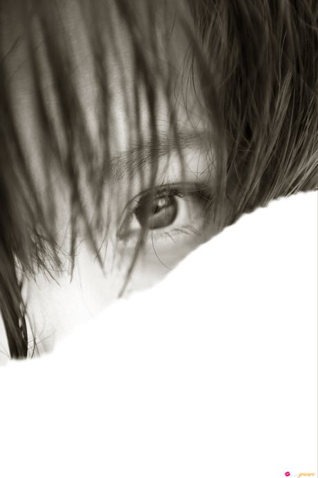 all gravure: La linda asiática Kasumi Nakane muestra sus pequeños pechos y exhibe su piel desnuda en la naturaleza.