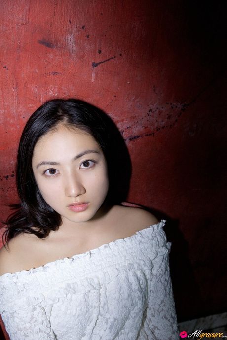 all gravure: Dark haired teen Irie Saaya slips off a sweater before posing nude