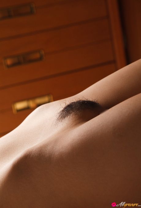 all gravure: Asiatische Schönheit Kana Yume präsentiert ihre Teeny-Titten und enthüllt ihre komplette Nacktheit in einem Solo