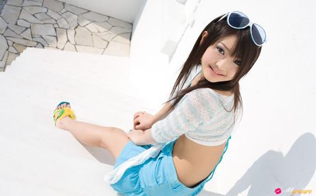 all gravure: Uczennica Yoshiko Suenaga pokazuje swoje gorące ciało w kuchni