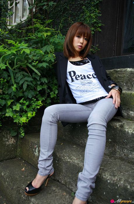 all gravure: Stunning japanese teen Saki Ninomiya removes her clothes and presents herself au naturel outdoors