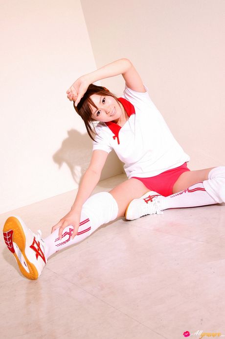 all gravure: Akiko Seo est une fille asiatique sexy qui aime montrer son corps sexy