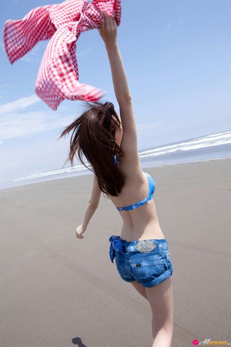 all gravure: Asian girl Rina Aizawa removes her bikini before showing her nice tits