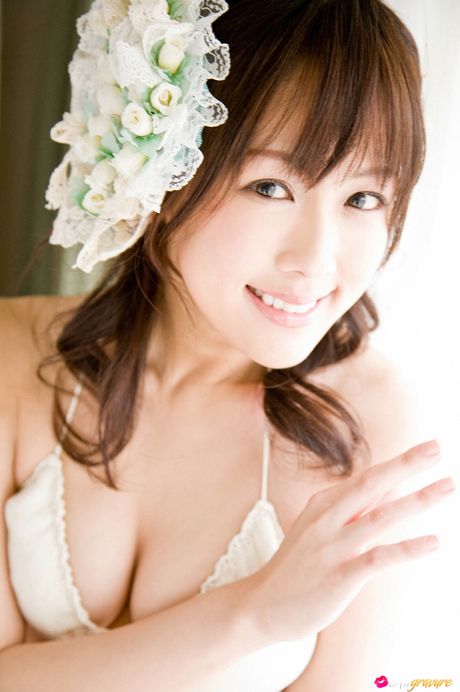 all gravure: Wonderful japanese stunner Kyoko Kawai presents her nice tits and ass in a solo