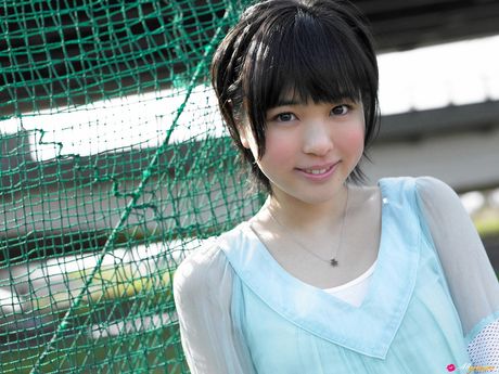 all gravure: La beauté asiatique Moe Arai exhibe ses petits seins et dévoile sa peau nue à l