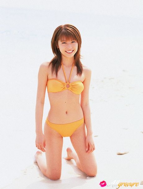 all gravure: Gorgeous japanese teen Chinatsu Wakatsuki flaunts her petite small tits and goes naked for the camera on the beach