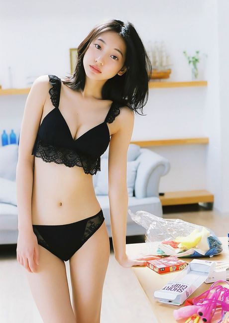 all gravure: Asian beauty Rena Takeda gets naked on a bed before masturbating