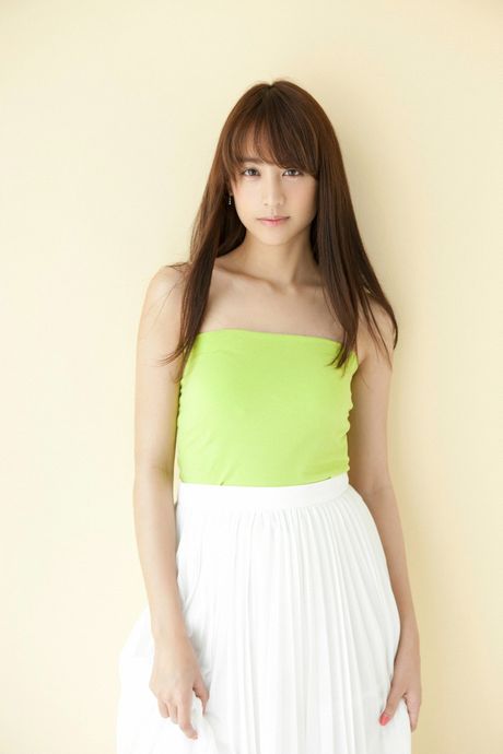 all gravure: Asiatische Schönheit Mizuki Yamamoto präsentiert ihre großen Brüste und posiert in einem Solo