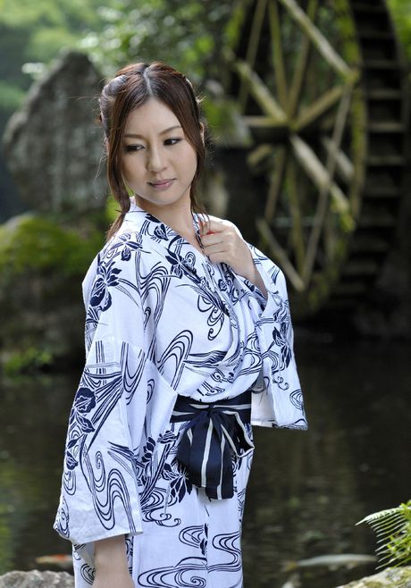 all gravure: Asian beauty Yui Tatsumi presents her tits and ass while posing in the woods