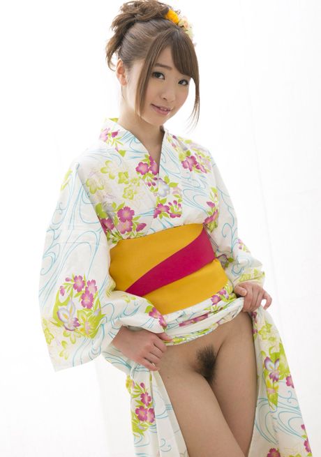 all gravure: La linda asiática First Meisha exhibe sus pequeñas tetas y exhibe su cuerpo perfecto en un solo.