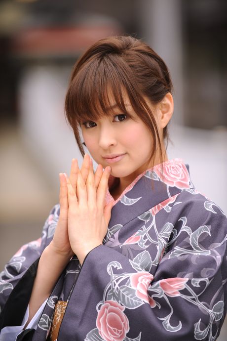 all gravure: Asian model Yukiko Suou slips off her kimono to pose nude in socks