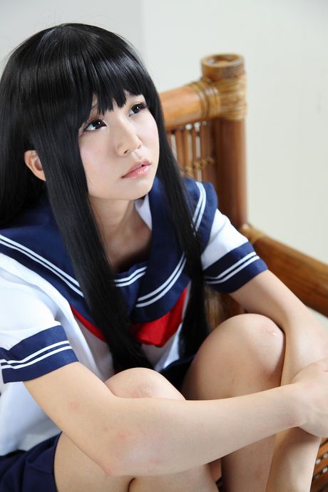 all gravure: Asian schoolgirl Akira Itsuki gets naked on a balcony in a sailor collar