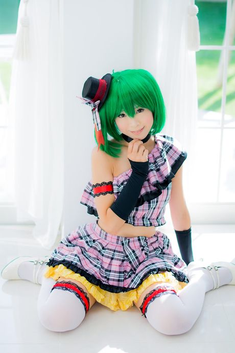 all gravure: Asian stunner Yuki Mashiro wears a hat and gloves while getting naked