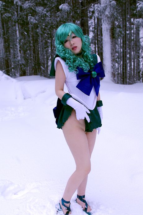 all gravure: Die süße asiatische Fuuka Setsugetsu präsentiert ihre natürlichen kleinen Titten und posiert in einem Matrosen-Outfit