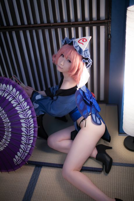 all gravure: La bella asiatica Atsuki mette in evidenza i suoi grandi meloni e posa in kimono
