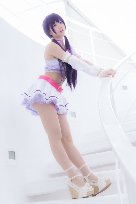 all gravure: Asian girl Akira Itsuki gets naked in high heels and a skirt