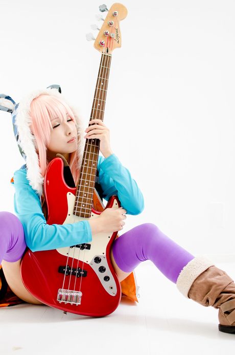 all gravure: Asian babe Smile Grateful flaunts her amazing tits and poses in a solo