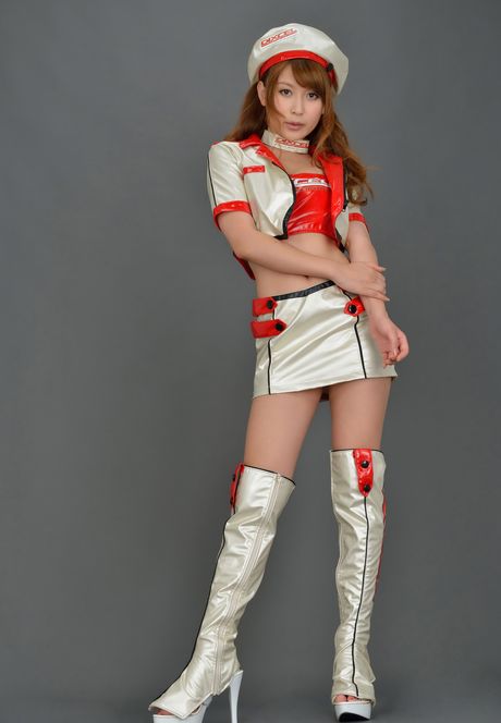 all gravure: Asian doll Manon Natsukawa shows her huge tits and poses in a solo