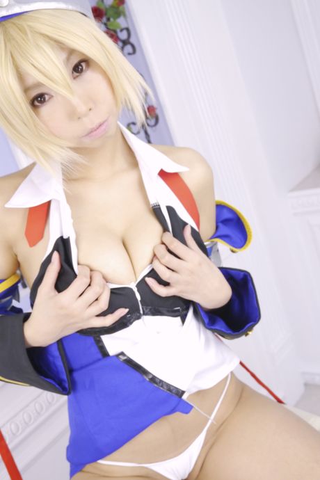 all gravure: La chica asiática con un gran botín Noriko Ashiya demuestra sus tetas y su culo