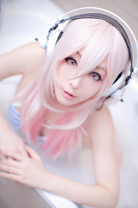 all gravure: Azjatka Usagi odsłania swoje małe cycki, zanim pokaże swoją łysą cipkę