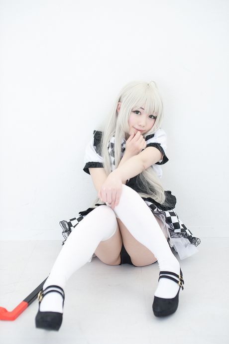 all gravure: Babe with a slim figure Tsuredure Shasin poses in stockings and high heels