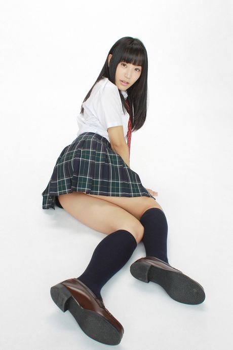 all gravure: La fille asiatique Yuri Hamada dévoile ses énormes seins et pose en bas