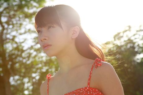 all gravure: 性感亞洲美女石田步美在戶外展示她的小乳房和剃光陰部