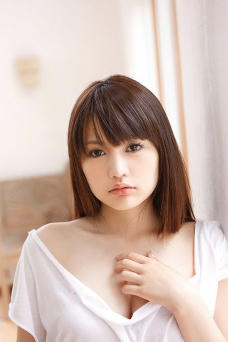 all gravure: Azjatycka piękność Shiho pokazuje swoje ładne cycki i pozuje solo