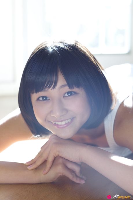 all gravure: A adolescente asiática Wada Ayaka fica nua na piscina antes de uma foda com os dedos