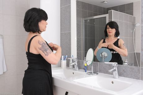 all over 30: Excellent czech mature Charlie May shows off her massive booty and her shaved pussy