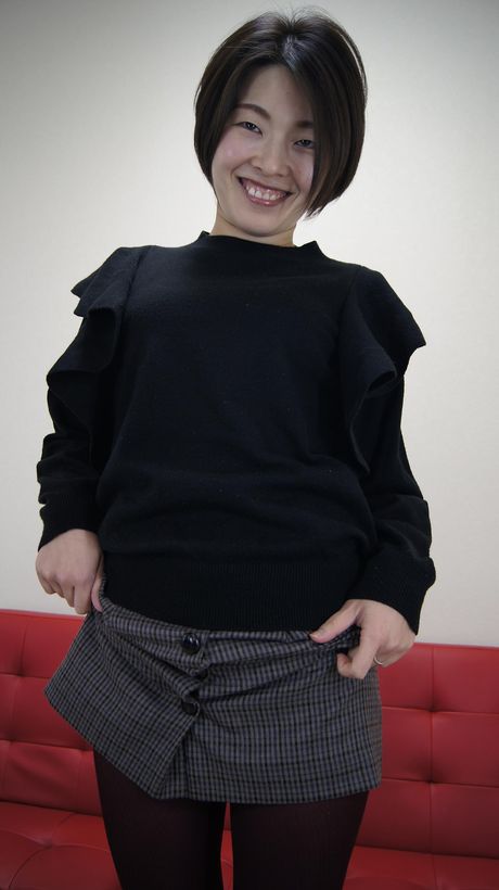 japan lust: Asian Cougar Kei Morishima strips to her stockings before POV sex